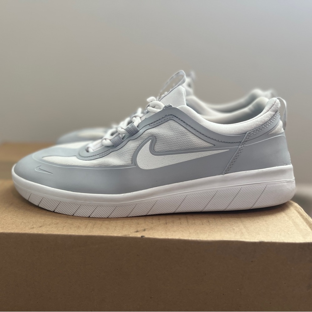 Nike SB Nyjah Free 2 Sky Grey Sneakers Men’s size 10.5